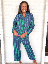 Load image into Gallery viewer, Queen Of Navy Bow Print Pajama Set