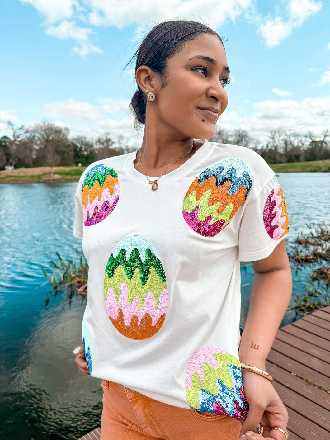 Queen Of Sparkles White Groovy Egg Tee