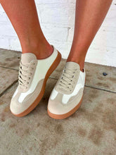 Load image into Gallery viewer, Modern 17 Ivory Slip On Sneaker