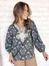 Load image into Gallery viewer, Change Everything Moss Top