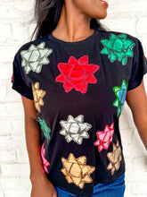 Load image into Gallery viewer, Queen Of Sparkles Black Metallic Presents Bows Tee