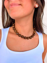 Load image into Gallery viewer, Resin Round Brown Necklace