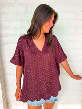 Load image into Gallery viewer, Ivy Lane Burgundy Polka Dot Top