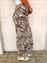 Load image into Gallery viewer, Sweet Escape Printed Mesh Skirt