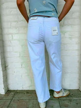 Load image into Gallery viewer, The Hero White Barrel Denim Jeans