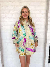 Load image into Gallery viewer, Queen Of Sparkles Metallic Gold Stripe Nola Street Tile Top