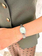 Load image into Gallery viewer, Oval Face Link Chain Bracelet Watch