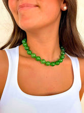 Load image into Gallery viewer, Resin Round Green Necklace