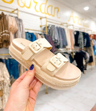 Load image into Gallery viewer, Tesy Cream Platform Sandal