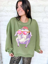 Load image into Gallery viewer, Queen Of Sparkles Green
FRIENDS™ Metallic &amp; Sequin Turkey with Sunglasses Sweatshirt