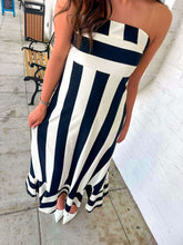 Load image into Gallery viewer, Hearing The News Black Dress
