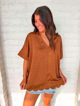 Load image into Gallery viewer, Ivy Lane Brown Polka Dot Top