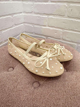 Load image into Gallery viewer, Carly Cream Pearl Ballet Flat