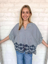 Load image into Gallery viewer, Fall Essential Navy Top
