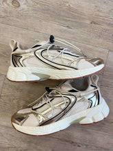 Load image into Gallery viewer, Kinsley 1 Beige &amp; Gold Sneaker