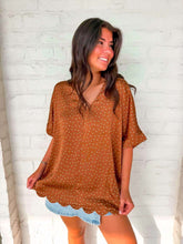 Load image into Gallery viewer, Ivy Lane Brown Polka Dot Top