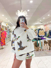 Load image into Gallery viewer, Queen Of Sparkles Ivory Flying Duck Shorts