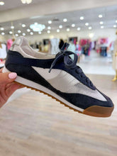 Load image into Gallery viewer, The Tera Navy Multi Sneaker