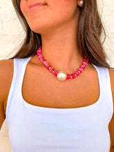 Load image into Gallery viewer, Pearl Pink Pendant Resin Beaded Necklace
