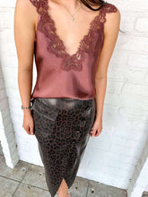Load image into Gallery viewer, Beautifully Detailed Mauve Lace Cami Top