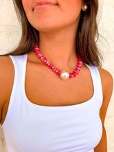 Load image into Gallery viewer, Pearl Pink Pendant Resin Beaded Necklace