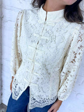 Load image into Gallery viewer, The Instant Favorite Cream Top