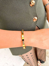 Load image into Gallery viewer, Crystal Clear Baguette Stone Bangle