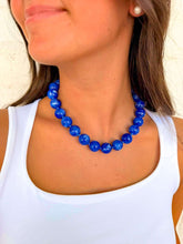 Load image into Gallery viewer, Resin Round Blue Necklace