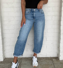 Load image into Gallery viewer, Bring The Joys Medium High Rise Crop Barrel Jeans