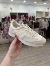Load image into Gallery viewer, Philly Cream Matisse Sneaker