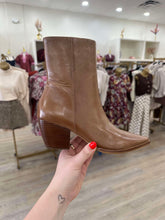 Load image into Gallery viewer, Caty Tan Leather Matisse Boot