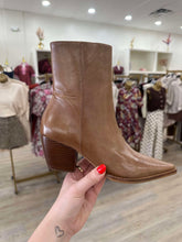 Load image into Gallery viewer, Caty Tan Leather Matisse Boot