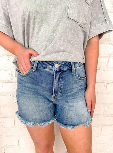 Places To Visit Medium Hem Shorts