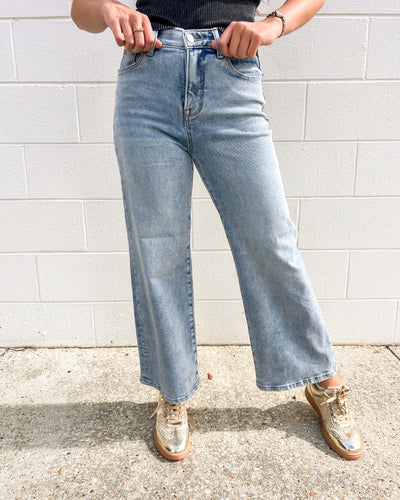 Reach Out Light High Rise Crop Wide Jean