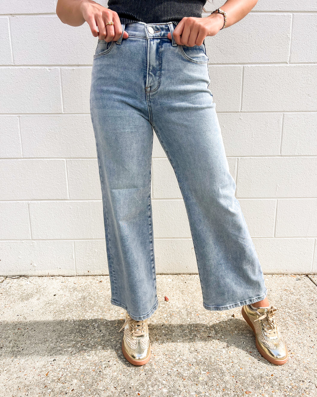 Reach Out Light High Rise Crop Wide Jean